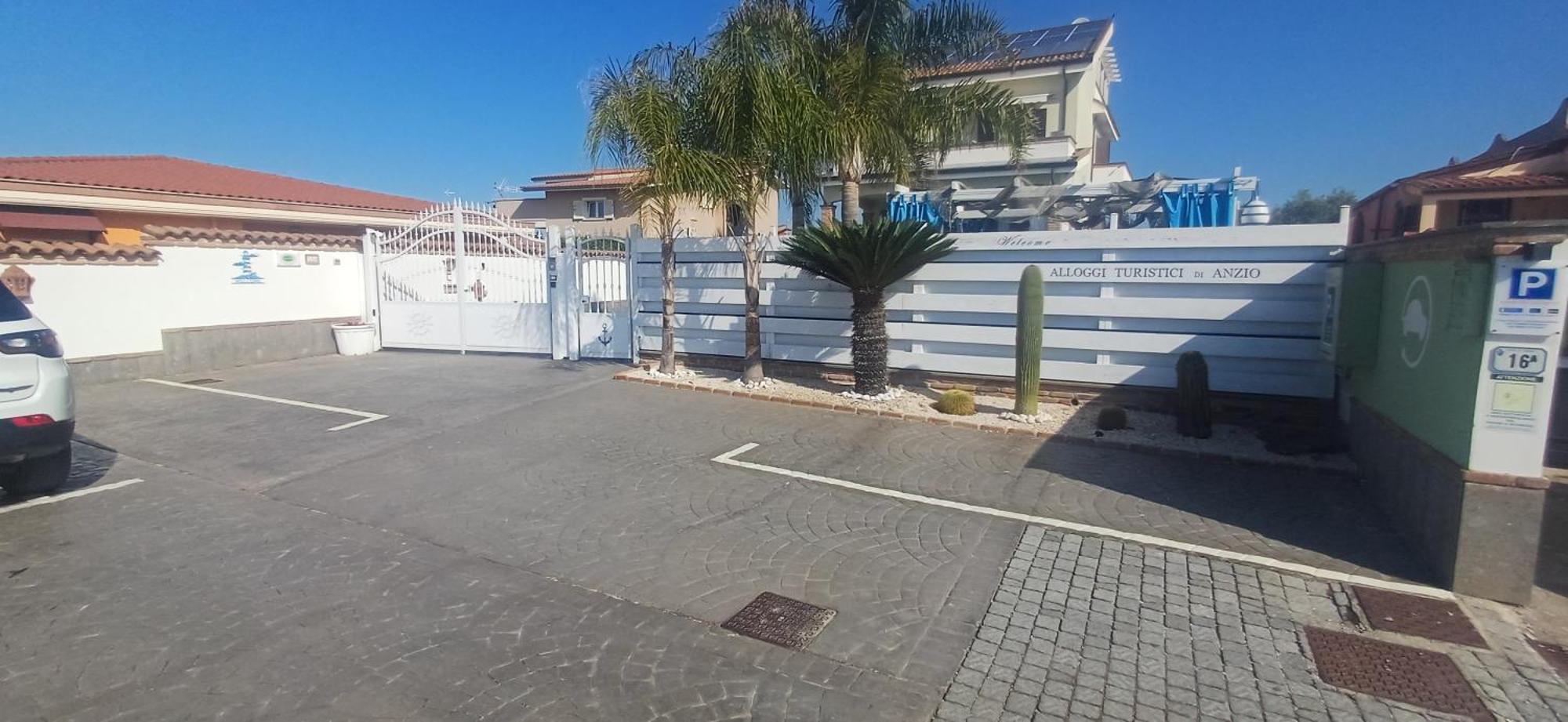 Alloggi Turistici Con Piscina Palestra Jacuzzi Sauna Anzio Exterior photo